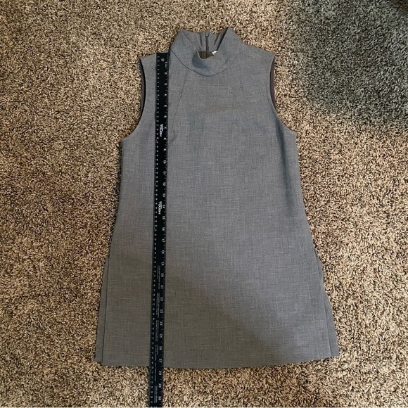 EUC Trina Turk Jaya Tunic Mock Neck Sleeveless Top in Gray Sz 2 - Picture 7 of 9